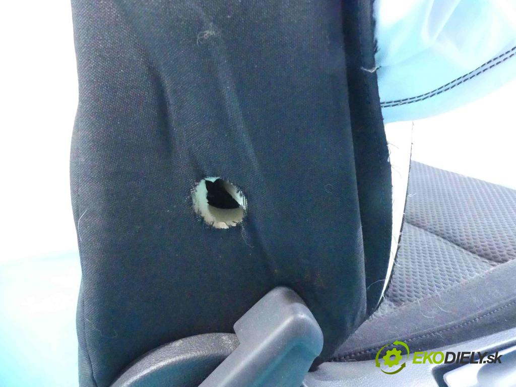 Vw Jetta VI 2010-2018 1.4 tsi 125 HP automatic 92 kW 1395 cm3 4- Sedačka pravý  (Sedačky, sedadlá)