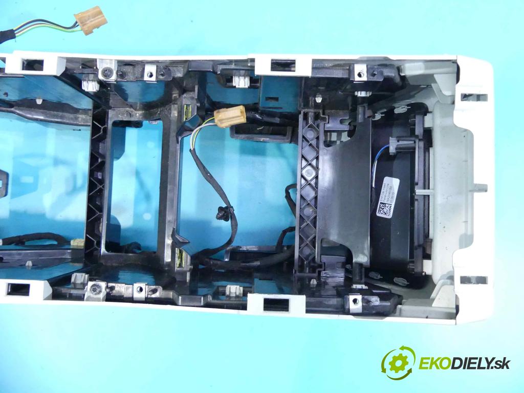 Land rover Discovery Sport 2014-2019 L550 2.0 D 179KM automatic 132 kW 1965 cm3 5- operadlo FK72-14K042 (Lakťové opierky)