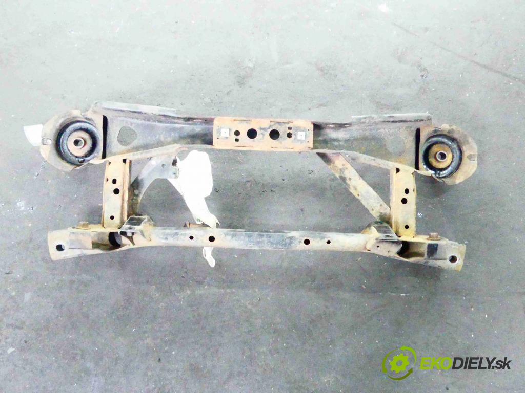 Ford Focus Mk3 2010-2018 1.6 tdci 116 hp manual 85 kW 1560 cm3 5- zadní výztuha 