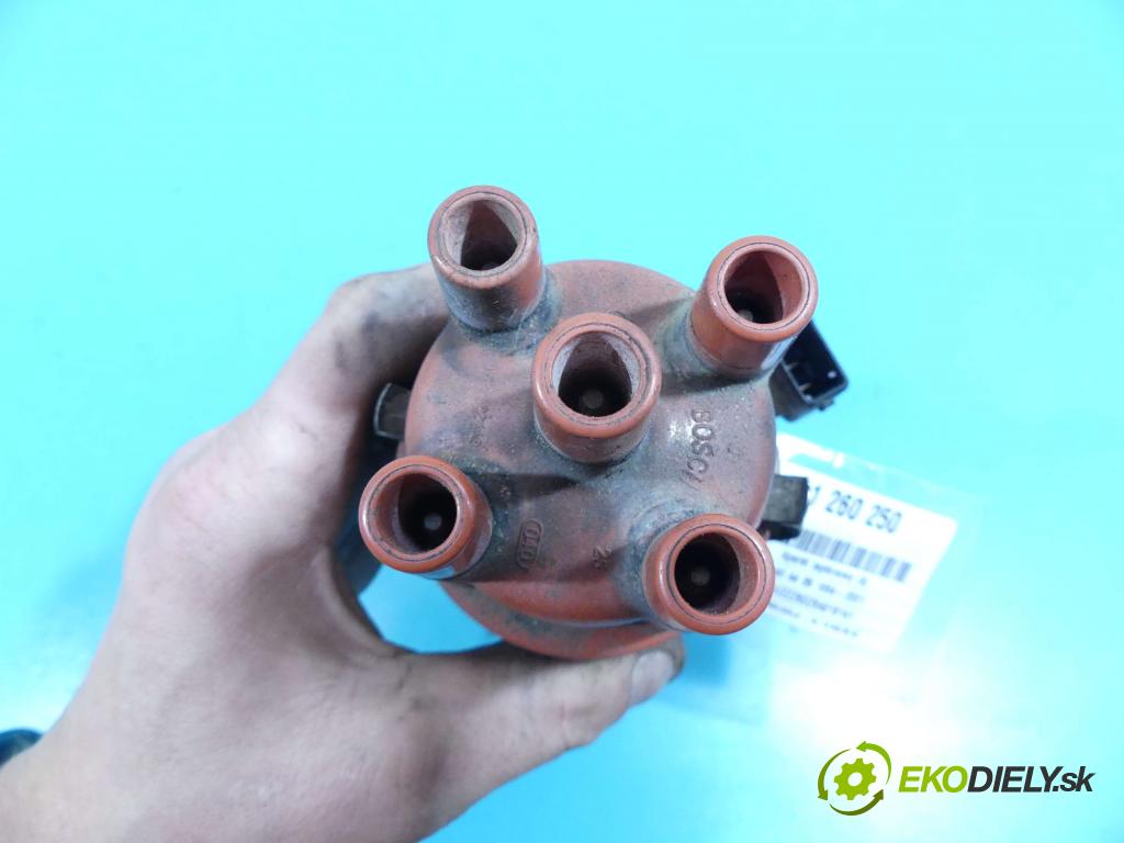 Audi A4 B5 1994-2001 1.6 101 HP manual 74 kW 1595 cm3 4- rozdeľovač 050905205AR (Rozdeľovače)