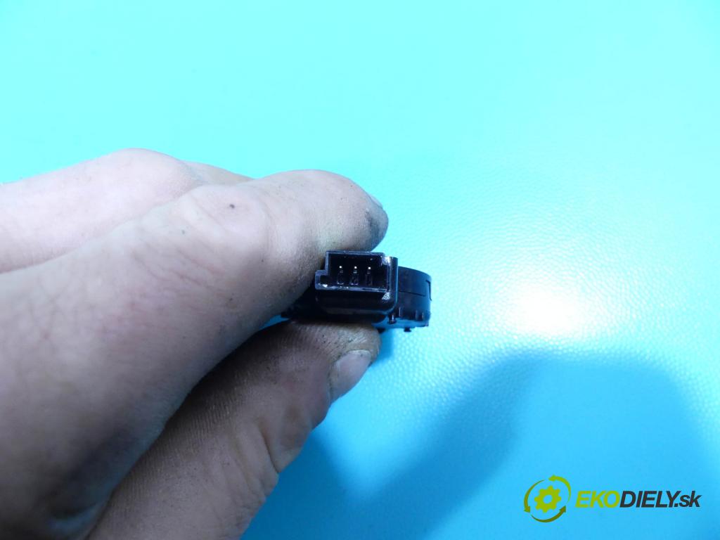 Bmw X5 F15 2013-2018 3.0d 313 HP automatic 230 kW 2993 cm3 5- snímač déšť: 9332179 (Snímače dažďa)