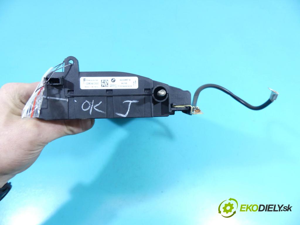 Bmw X5 F15 2013-2018 3.0d 313 hp automatic 230 kW 2993 cm3 5- radiátor 9230657 (Radiátory topení)