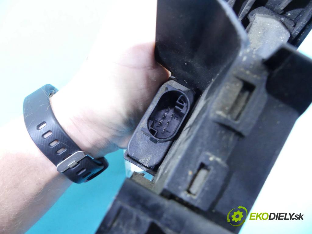 Bmw X5 F15 2013-2018 3.0d 313 HP automatic 230 kW 2993 cm3 5- pedále 6853175 (Pedále)