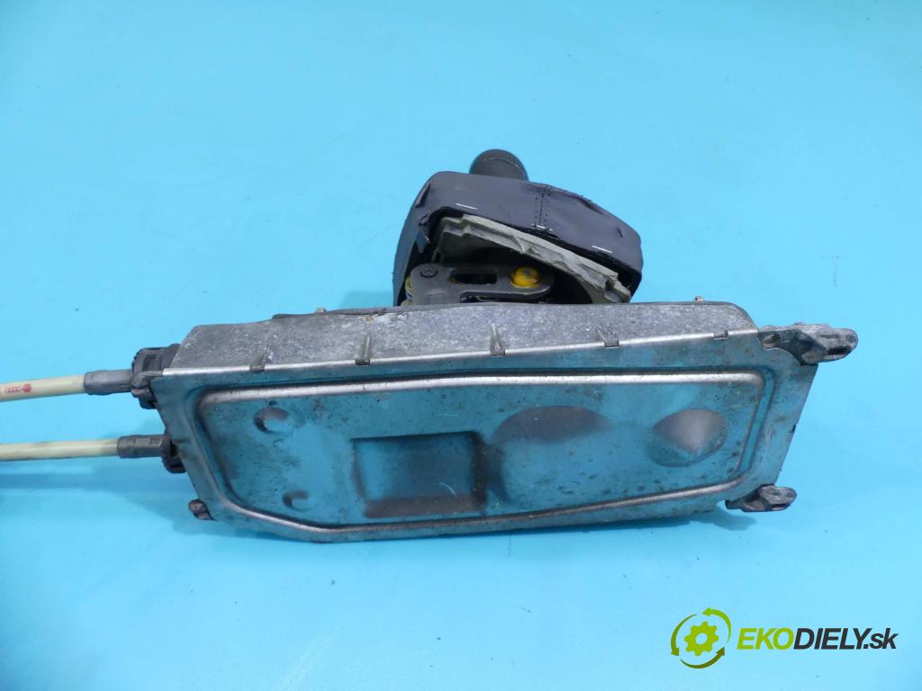 Vw Polo IV 9N 2001-2009 1.4 tdi 75 HP manual 55 kW 1422 cm3 5- Páka: Změny: stupeň,rýchlosť 6Q0711049AE (Rýchlostné páky / kulisy)