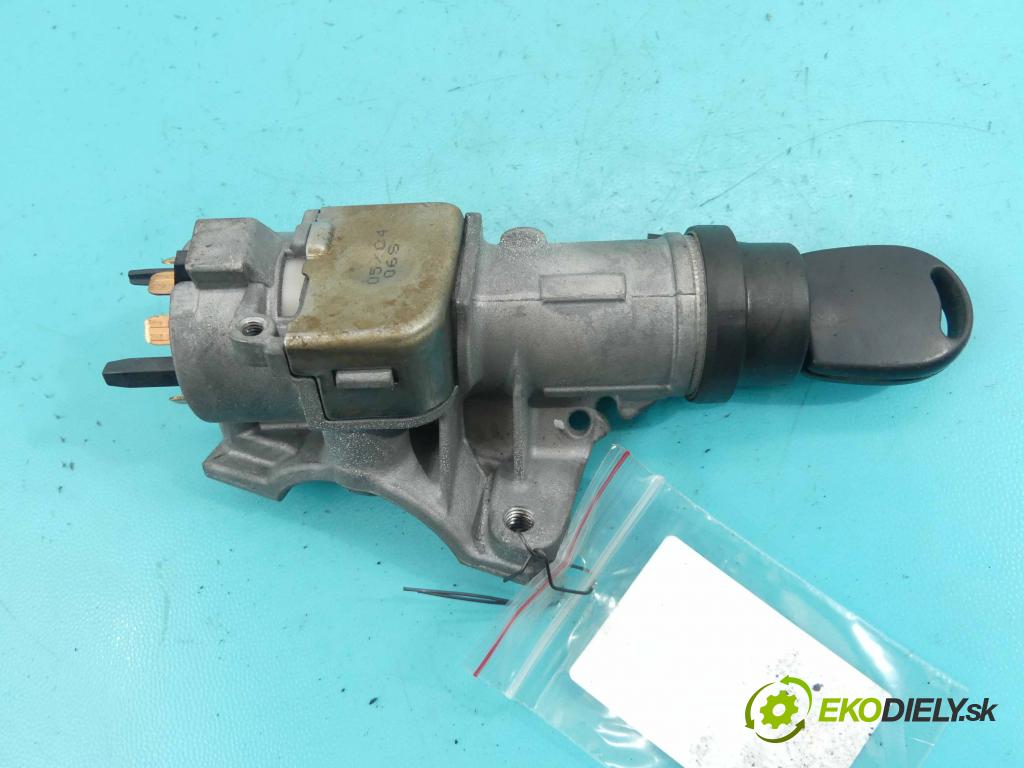 Vw Polo IV 9N 2001-2009 1.4 tdi 75 HP manual 55 kW 1422 cm3 5- Spínačka 4B0905851G (Spínacie skrinky a kľúče)