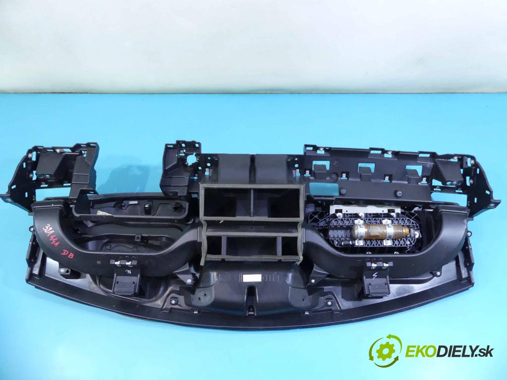 Land rover Discovery Sport 2014-2019 L550 2.0 TD 179KM automatic 132 kW 1965 cm3 5- kokpit,pristrojová doska rozdeľovacia 162850441