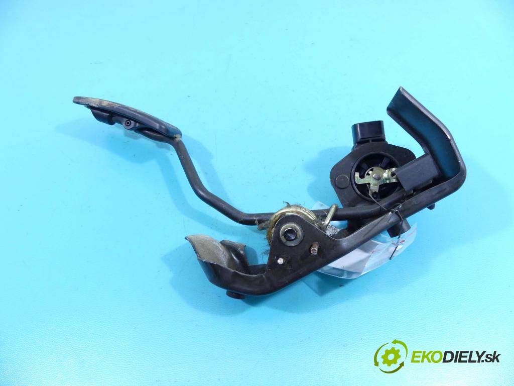 Toyota Corolla Verso I 2001-2004 2.0 D4D 90 HP manual 66 kW 1995 cm3 5- pedále 89281-47010 (Pedále)