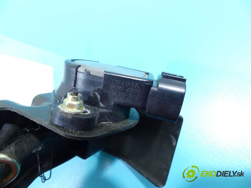 Toyota Corolla Verso I 2001-2004 2.0 D4D 90 HP manual 66 kW 1995 cm3 5- pedále 89281-47010 (Pedále)
