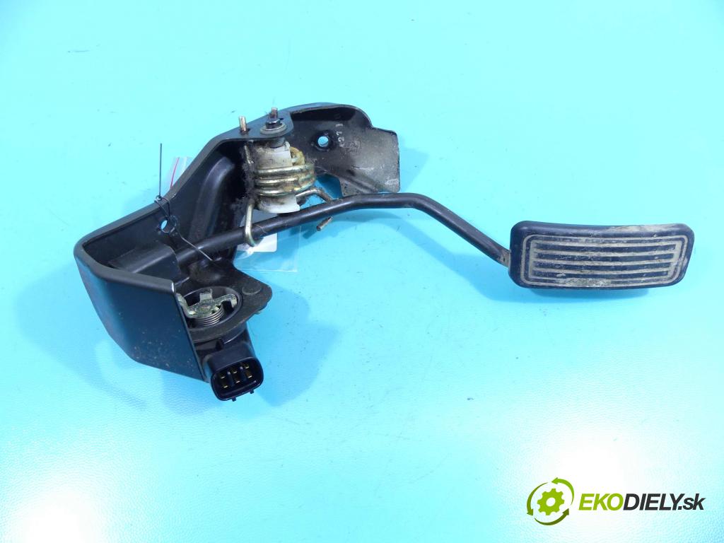 Toyota Corolla Verso I 2001-2004 2.0 D4D 90 HP manual 66 kW 1995 cm3 5- pedále 89281-47010 (Pedále)