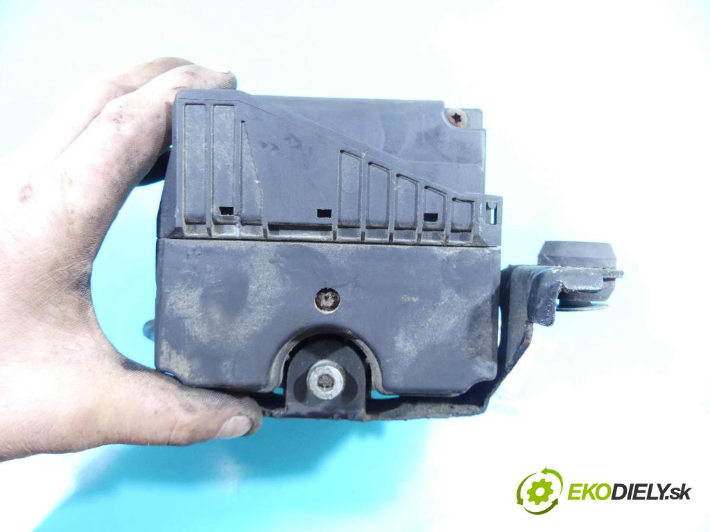 Audi A4 B5 1994-2001 1.6 SR 101 HP manual 74 kW 1595 cm3 4- čerpadlo abs  (Pumpy ABS)