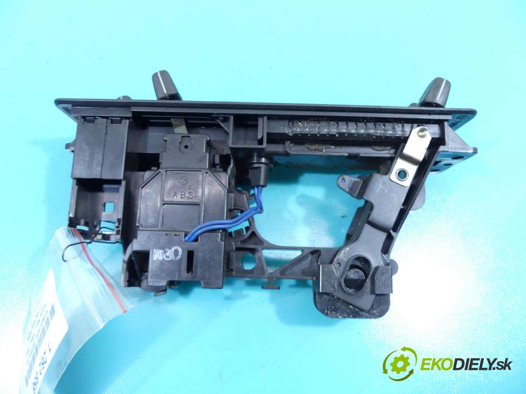 Toyota Rav4 I 1994-2000 2.0 16v 128 HP manual 94 kW 1998 cm3 3- panel kúrenia