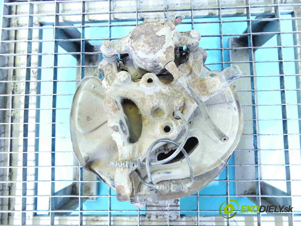 Mercedes C W203 2000-2007 2,2.0 cdi 143 HP manual 105 kW 2148 cm3 4- náboj ľavé  (Náboje)