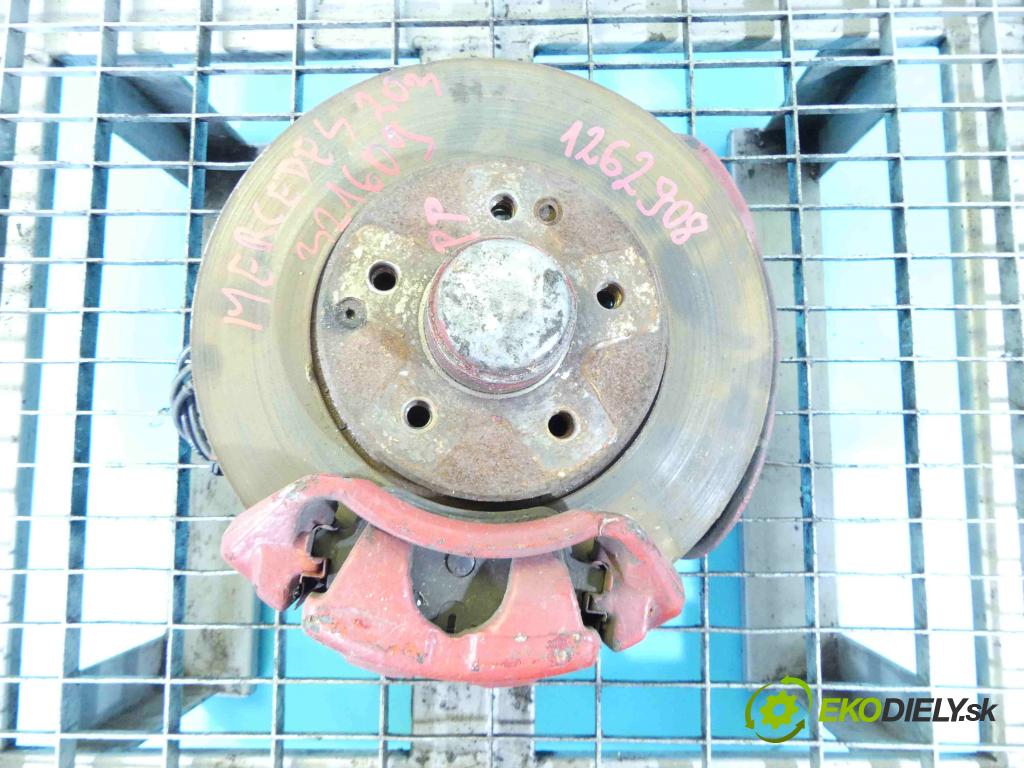 Mercedes C W203 2000-2007 2,2.0 cdi 143 HP manual 105 kW 2148 cm3 4- náboj pravé  (Náboje)