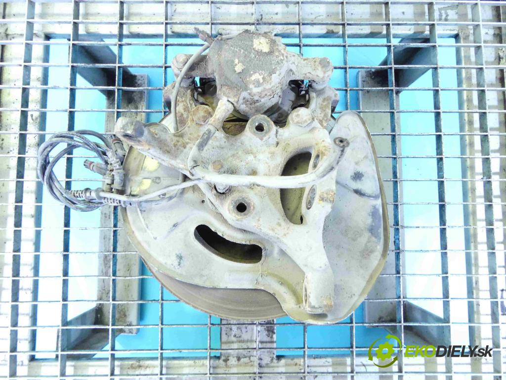 Mercedes C W203 2000-2007 2,2.0 cdi 143 HP manual 105 kW 2148 cm3 4- náboj pravé  (Náboje)