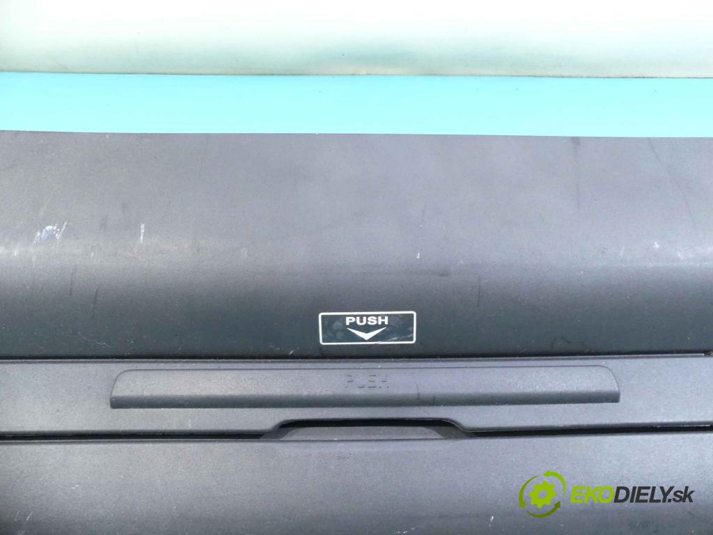 Volvo V50 2.0d 136 HP manual 100 kW 1997 cm3 5- roleta 9928100386 (Rolety kufra)