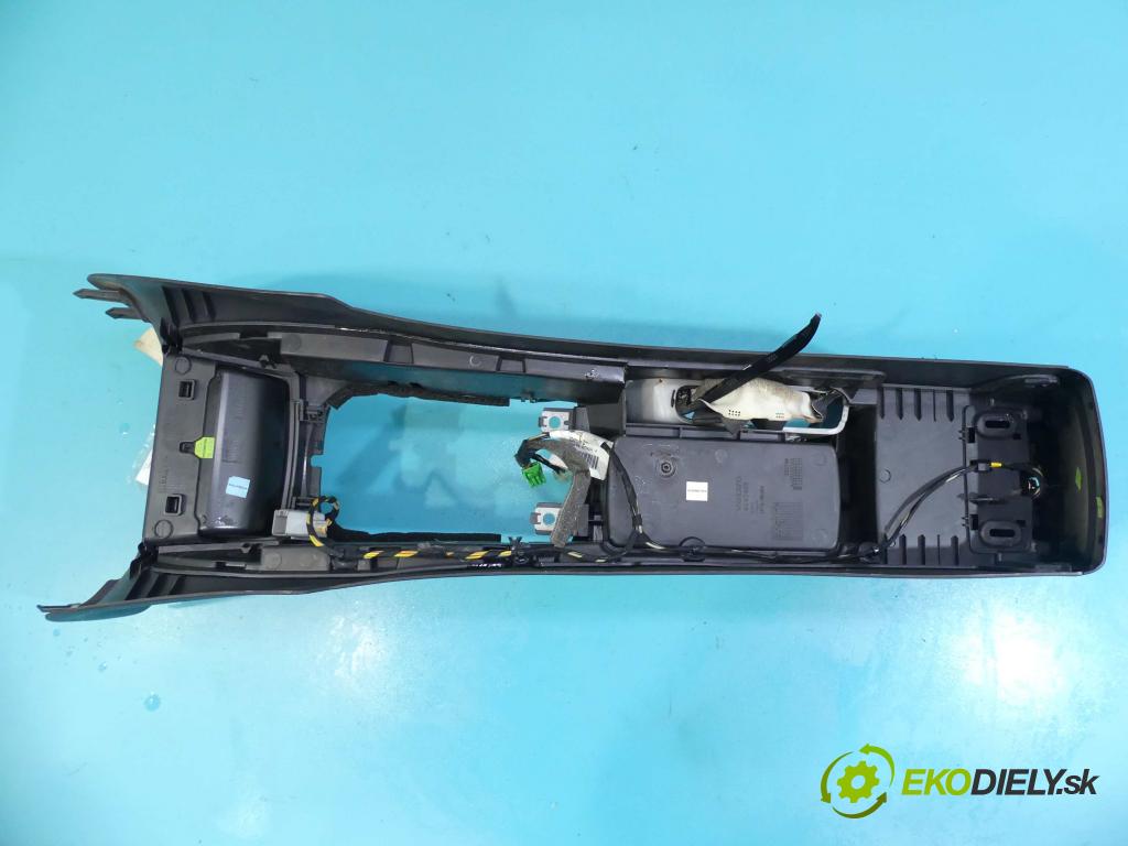 Volvo V50 2.0d 136 HP manual 100 kW 1997 cm3 5- operadlo 8687408 (Lakťové opierky)