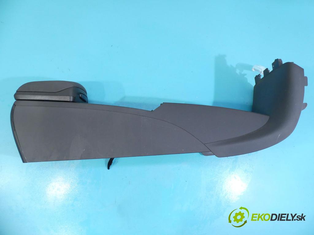 Volvo V50 2.0d 136 HP manual 100 kW 1997 cm3 5- operadlo 8687408 (Lakťové opierky)