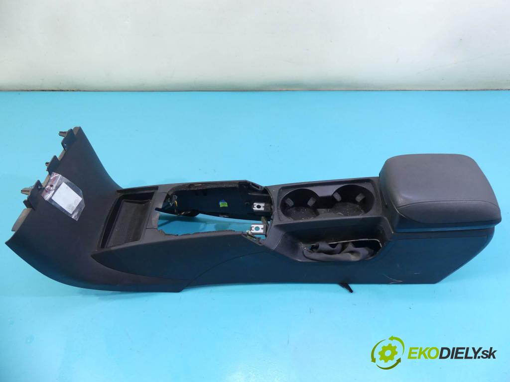 Volvo V50 2.0d 136 HP manual 100 kW 1997 cm3 5- operadlo 8687408 (Lakťové opierky)