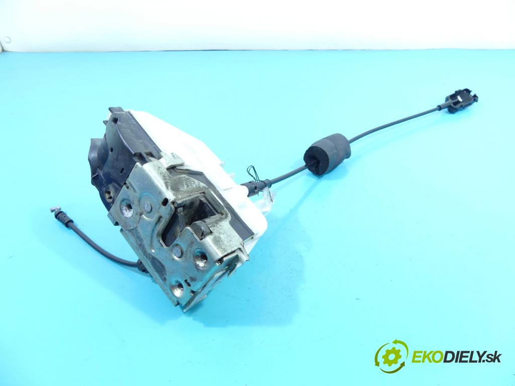 Renault Vel satis 2.2 dci 150 hp manual 110 kW 2188 cm3 5- zámek přední levý 