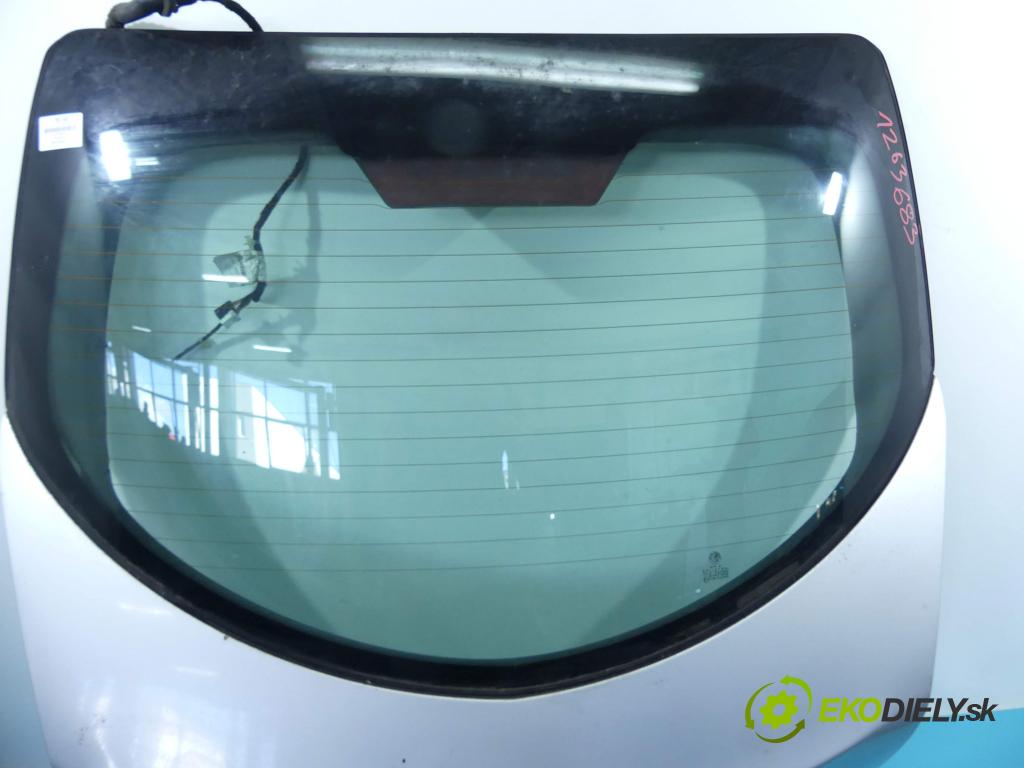 Alfa romeo Gt 1.9 jtd 150 hp manual 110 kW 1910 cm3 3- zadní kufrové dveře  (Zadní kapoty)