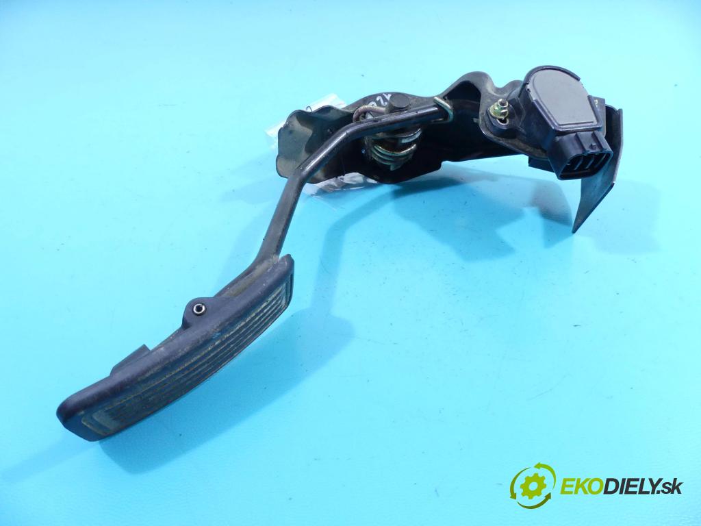 Toyota Corolla E12 2001-2009 2.0 D4D 90 HP manual 66 kW 1995 cm3 5- pedále 89281-47010 (Pedále)