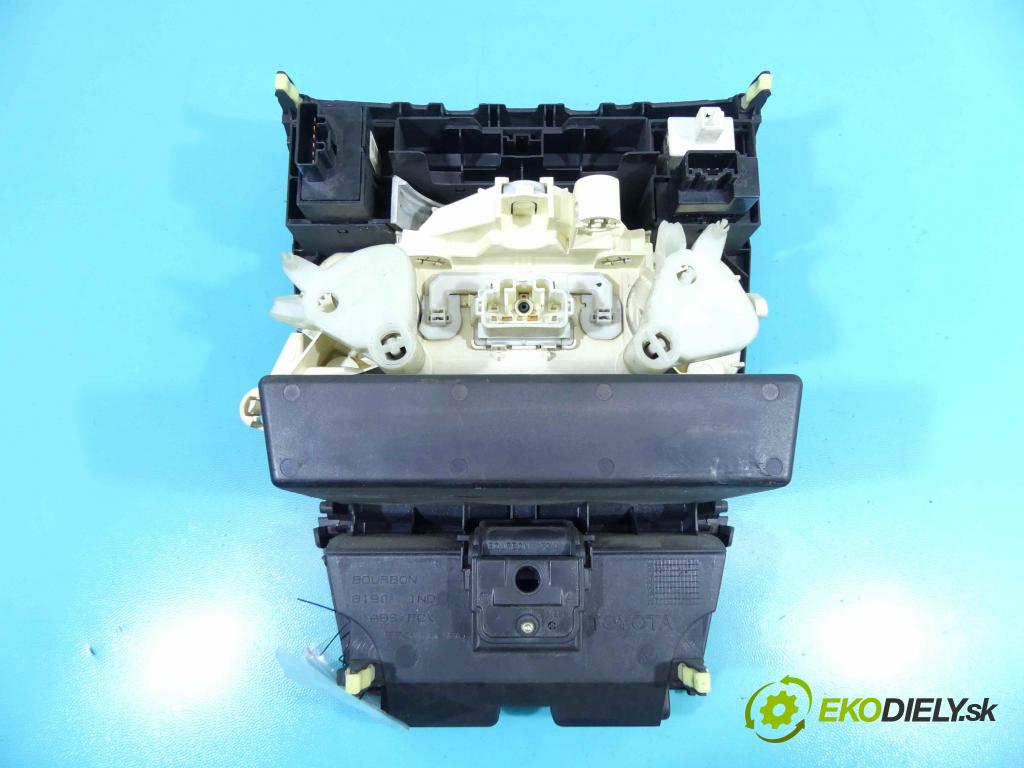 Toyota Corolla E12 2001-2009 2.0 D4D 90 HP manual 66 kW 1995 cm3 5- panel kúrenia