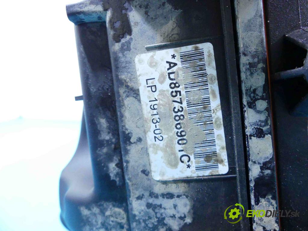 Bmw X5 F15 2013-2018 3.0d 313 hp automatic 230 kW 2993 cm3 5- obal filtra vzduchu 70570576 (Kryty filtrů)