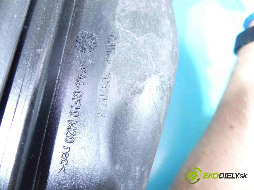 Bmw X5 F15 2013-2018 3.0d 313 hp automatic 230 kW 2993 cm3 5- obal filtra vzduchu 70570576 (Kryty filtrů)