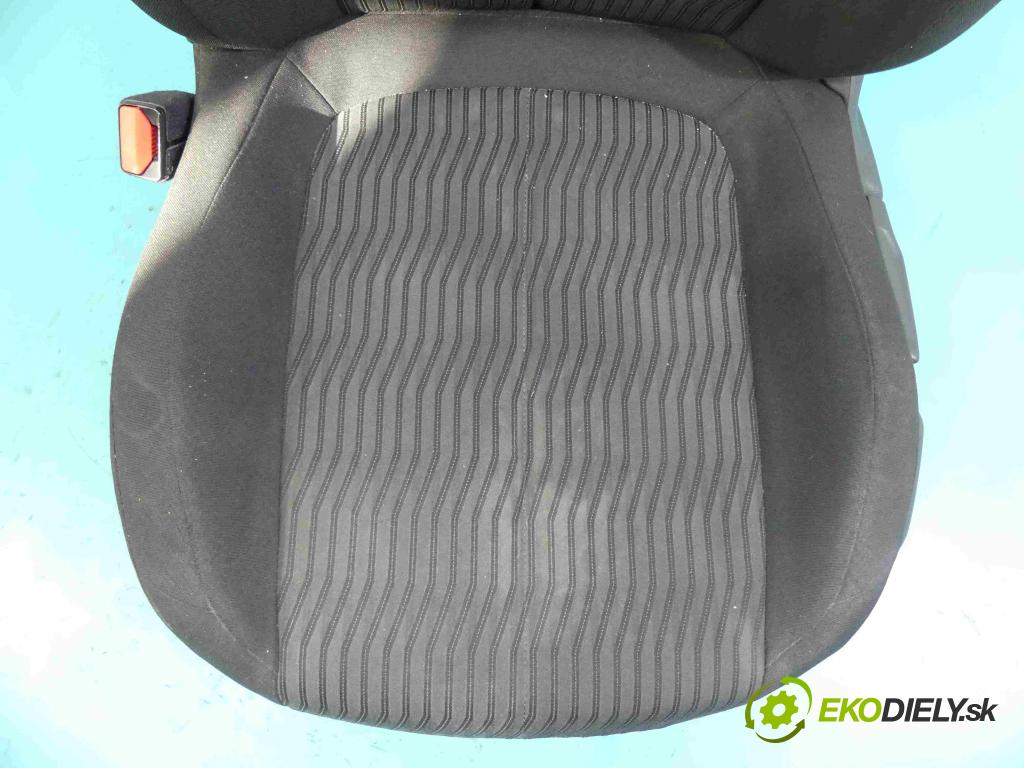 Peugeot 308 II 2013-2021 1.6 THP 125 HP manual 92 kW 1598 cm3 5- Sedačka ľavý  (Sedačky, sedadlá)