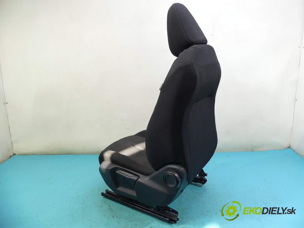 Peugeot 308 II 2013-2021 1.6 THP 125 HP manual 92 kW 1598 cm3 5- Sedačka ľavý  (Sedačky, sedadlá)