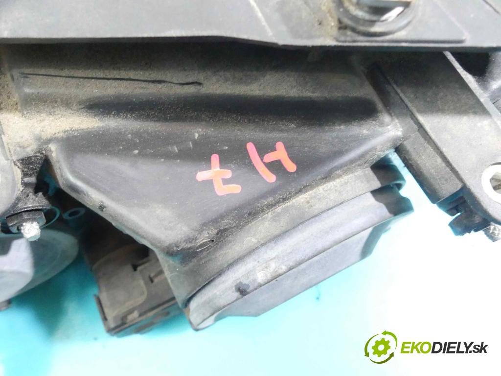 Vw Passat B5 1995-2005 1.9 tdi 110 HP automatic 81 kW 1896 cm3 4- Reflektor: pravý  (Pravé)