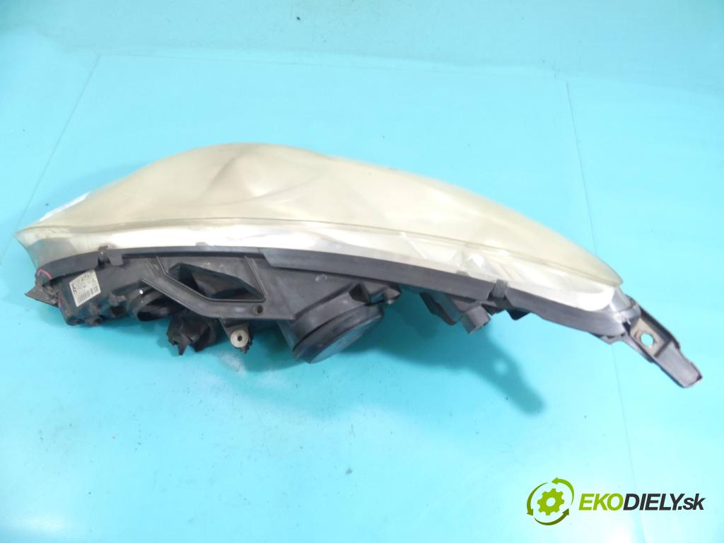 Peugeot 407 2.0 hdi 136 HP manual 100 kW 1997 cm3 5- Reflektor: pravý 0301213272 (Pravé)