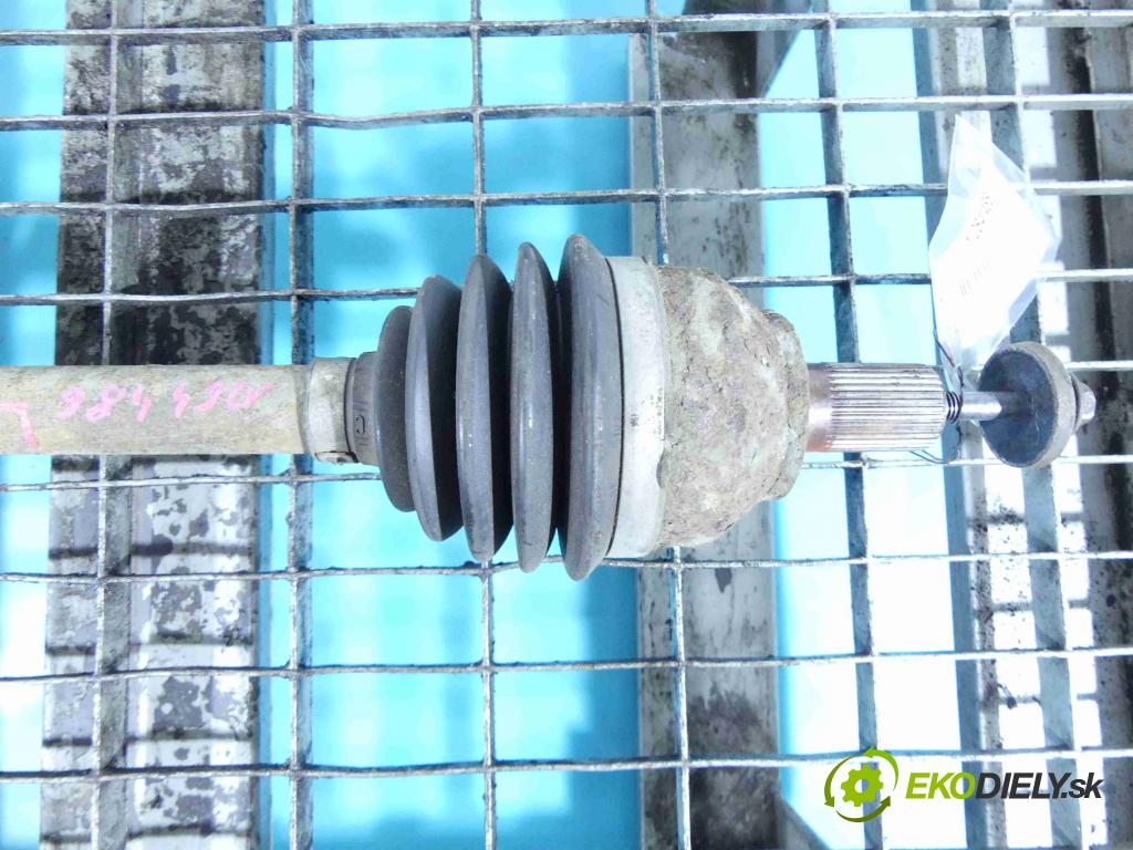 Volvo V50 1.8 16v 125 HP manual 92 kW 1798 cm3 5- poloos ľavé  (Poloosy)