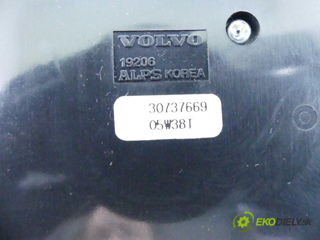 Volvo V50 1.8 16v 125 HP manual 92 kW 1798 cm3 5- panel kúrenia 30737669