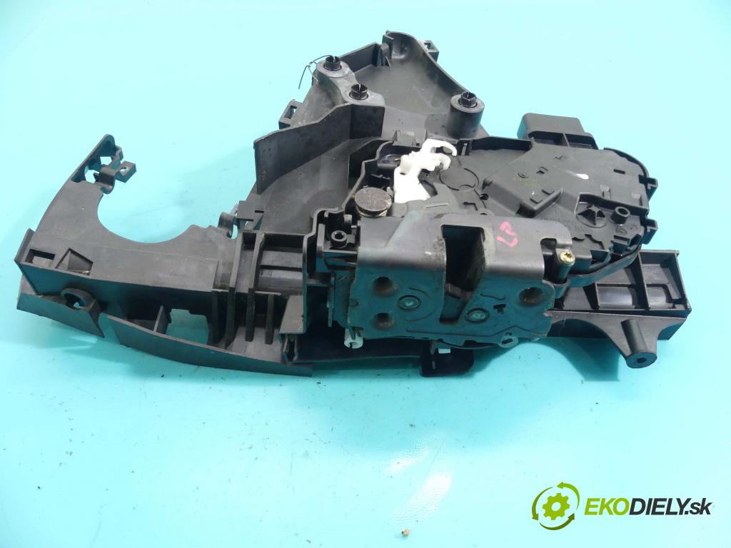 Volvo V50 1.8 16v 125 hp manual 92 kW 1798 cm3 5- zámek přední levý 985914-30699109