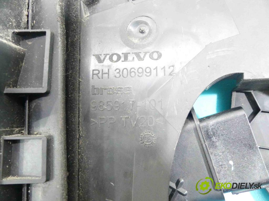 Volvo V50 1.8 16v 125 hp manual 92 kW 1798 cm3 5- zámek zadní pravý 30699112