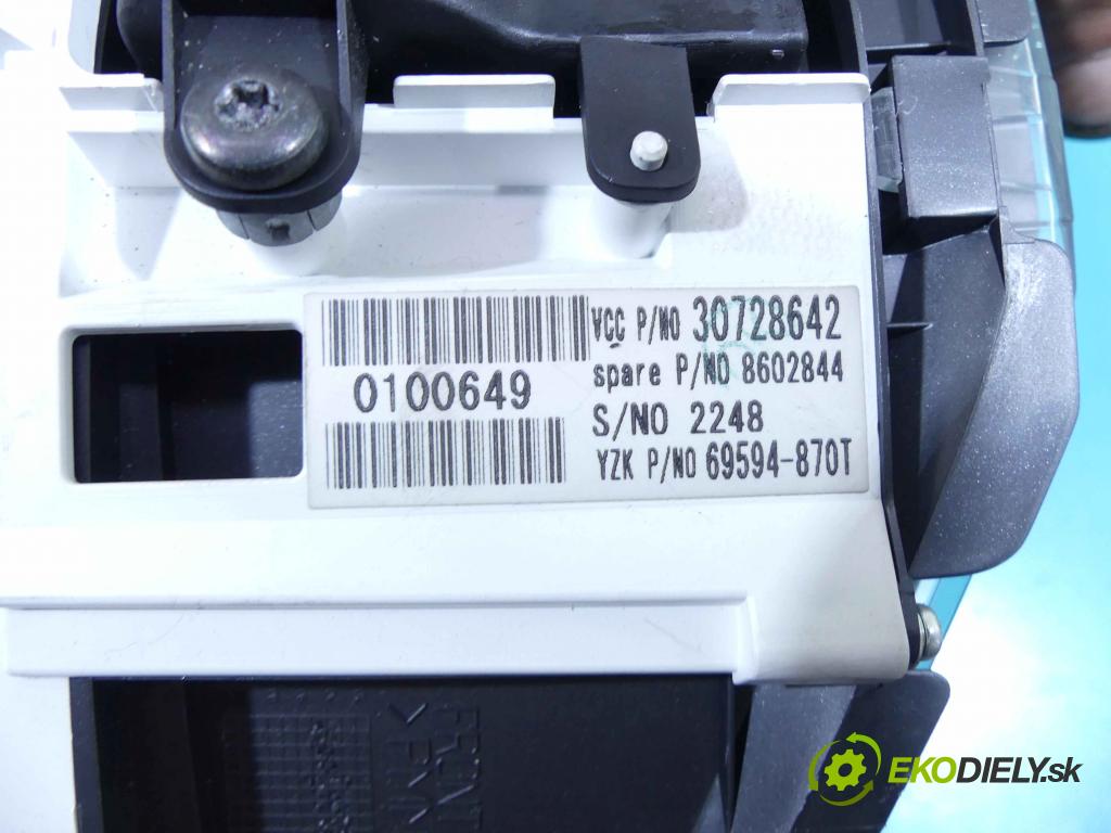 Volvo V50 1.8 16v 125 HP manual 92 kW 1798 cm3 5- prístrojovka/ budíky 30710071 (Prístrojové dosky, displeje)