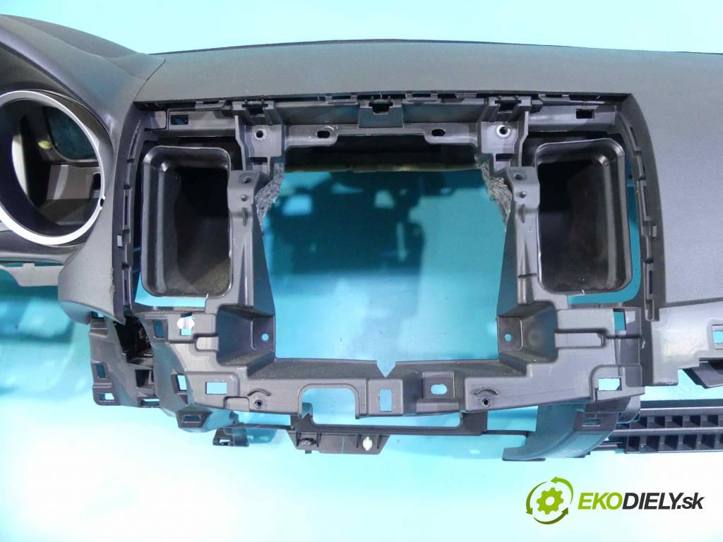 Mitsubishi Lancer VIII 2007-2016 1.8 16v 143 HP manual 105 kW 1798 cm3 5- kokpit,pristrojová doska rozdeľovacia