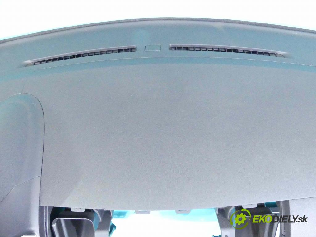 Mitsubishi Lancer VIII 2007-2016 1.8 16v 143 HP manual 105 kW 1798 cm3 5- kokpit,pristrojová doska rozdeľovacia