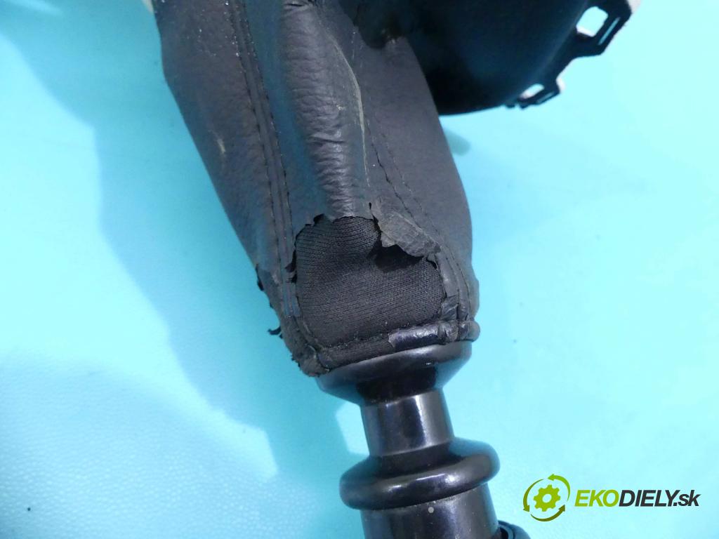 Toyota Avensis III T27 2009-2018 2.2 D-CAT 177 HP manual 130 kW 2231 cm3 4- Páka: Změny: stupeň,rýchlosť  (Rýchlostné páky / kulisy)