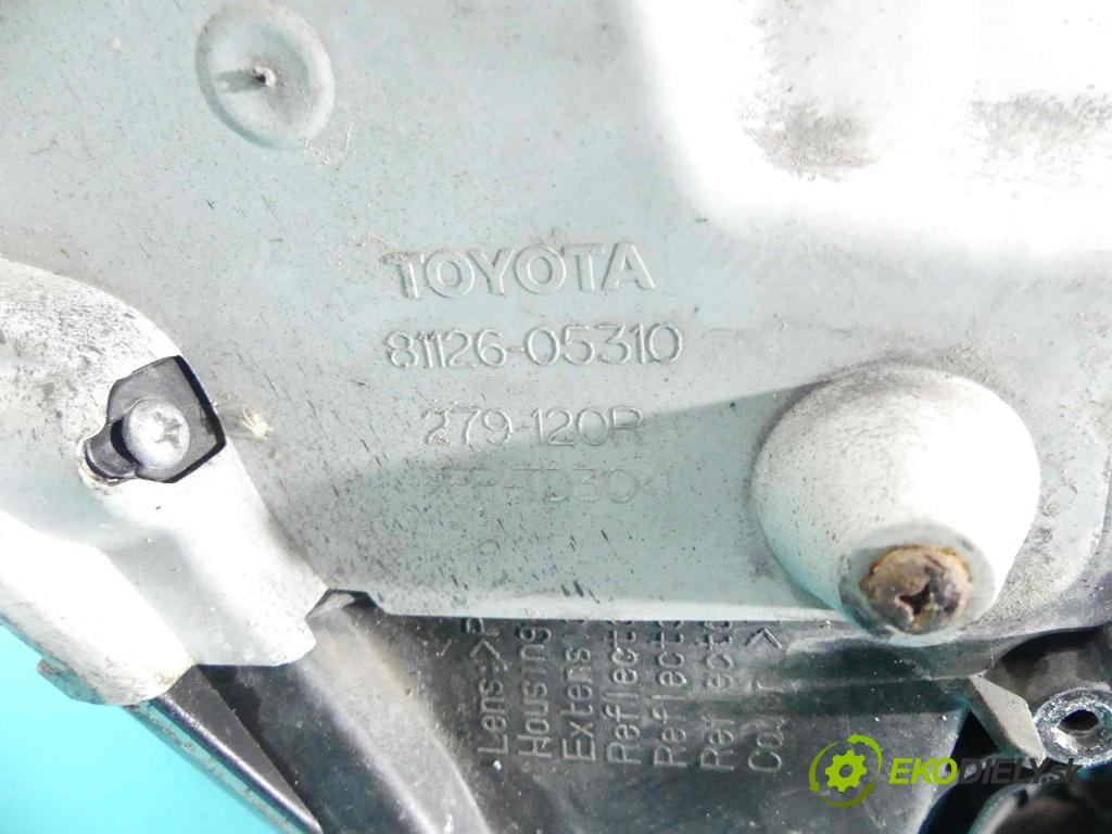 Toyota Avensis III T27 2009-2018 2.2 D-CAT 177 HP manual 130 kW 2231 cm3 4- Reflektor: pravý 81126-05310 (Pravé)