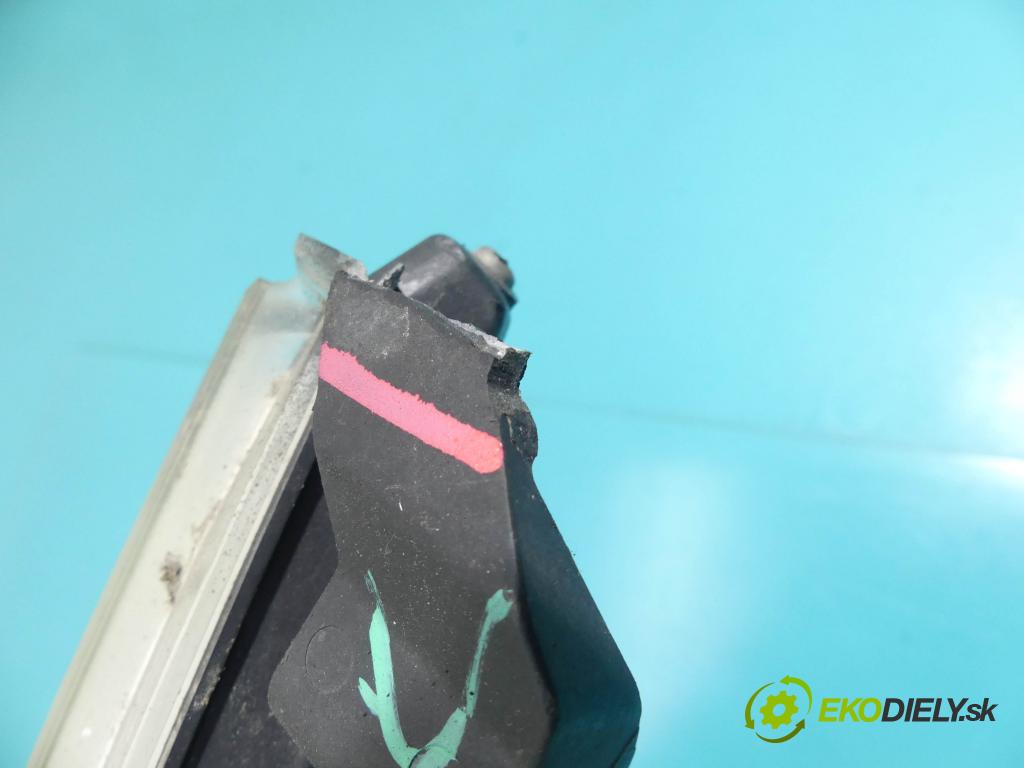 Toyota Avensis III T27 2009-2018 2.2 D-CAT 177 HP manual 130 kW 2231 cm3 4- Reflektor: pravý 81126-05310 (Pravé)