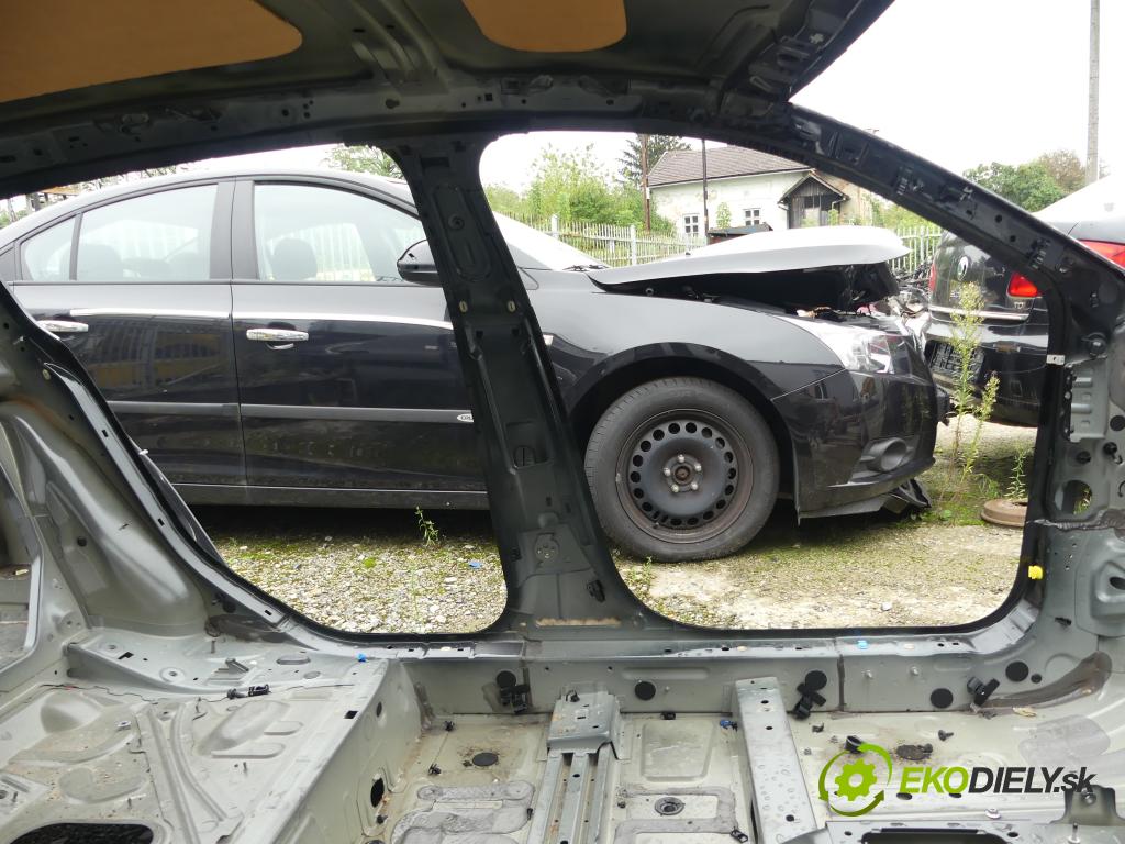 Peugeot 308 II 2013-2021 1.6 THP 125 hp manual 92 kW 1598 cm3 5- práh levý  (Ostatní)