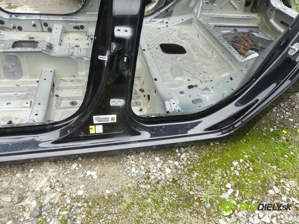 Peugeot 308 II 2013-2021 1.6 THP 125 hp manual 92 kW 1598 cm3 5- práh levý  (Ostatní)