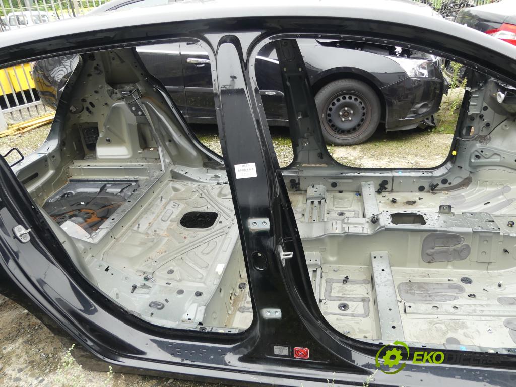 Peugeot 308 II 2013-2021 1.6 THP 125 hp manual 92 kW 1598 cm3 5- práh pravý  (Ostatní)