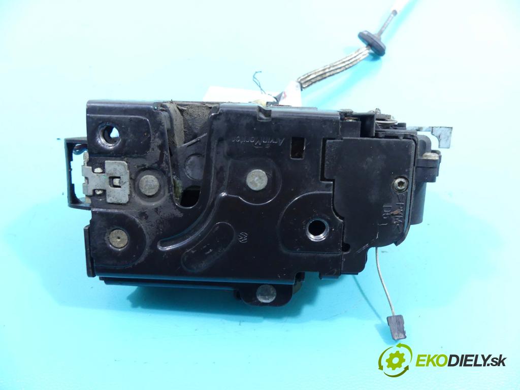 Vw Touareg I 2002-2010 3.0 V6 tdi 224 hp automatic 165 kW 2967 cm3 5- zámek přední pravý 3D1837016