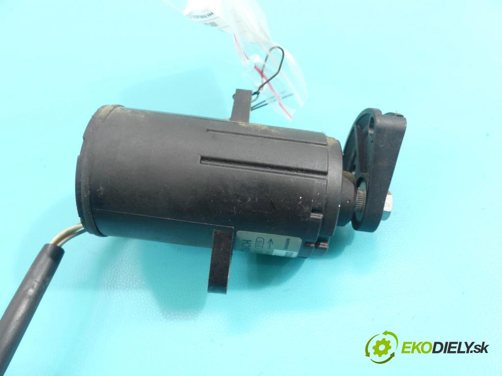 Nissan Almera tino 2.2 td 114 HP manual 84 kW 2184 cm3 5- pedále 0281002425 (Pedále)