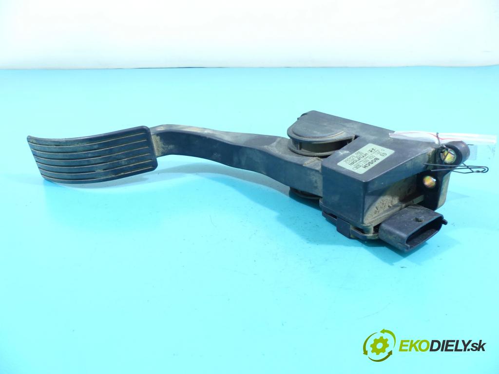 Hyundai Santa Fe 2000-2006 2.0 crdi 113 HP manual 83 kW 1991 cm3 5- pedále 0281002557 (Pedále)