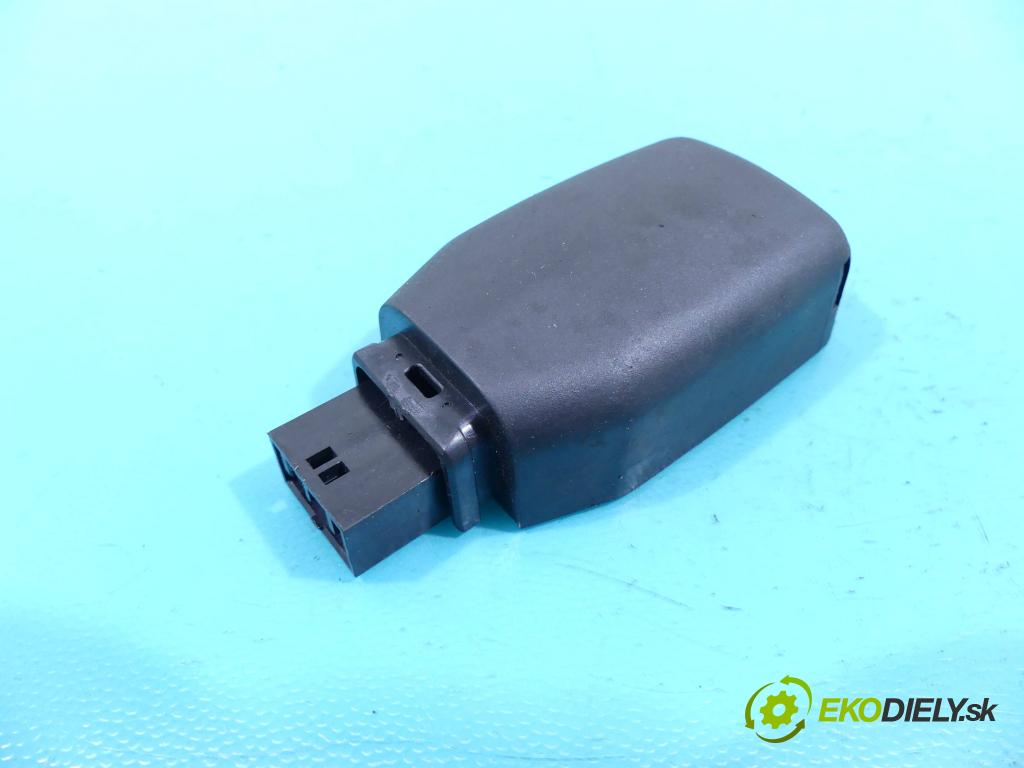 Honda HR-V II 2013-2021 1.5 16v 131 HP automatic 96 kW 1498 cm3 5- snímač déšť:  (Snímače dažďa)