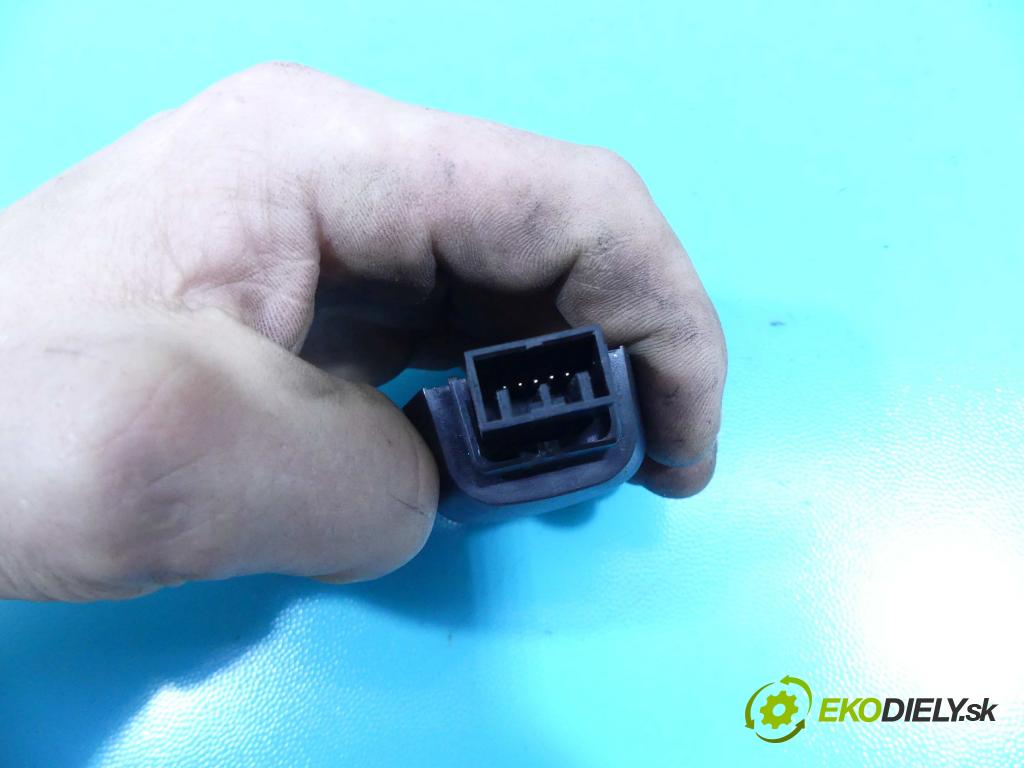 Honda HR-V II 2013-2021 1.5 16v 131 HP automatic 96 kW 1498 cm3 5- snímač déšť:  (Snímače dažďa)